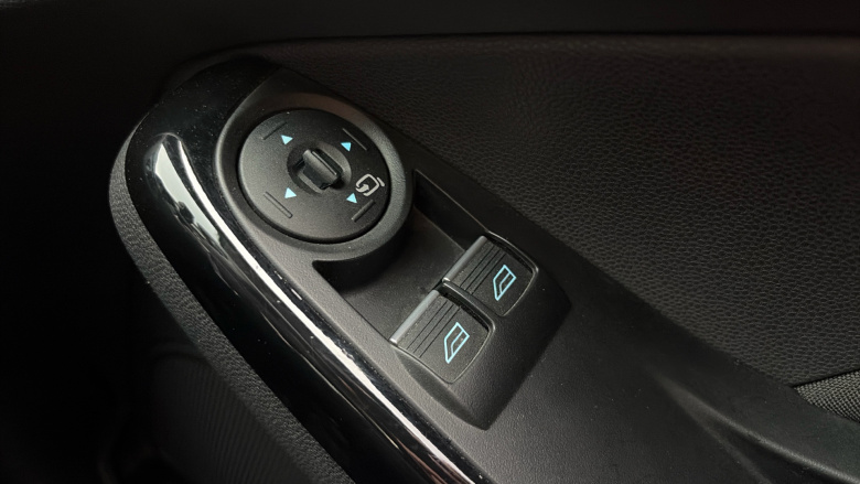 Ford Fiesta 1.0 EcoBoost Titanium 5dr Petrol Hatchback